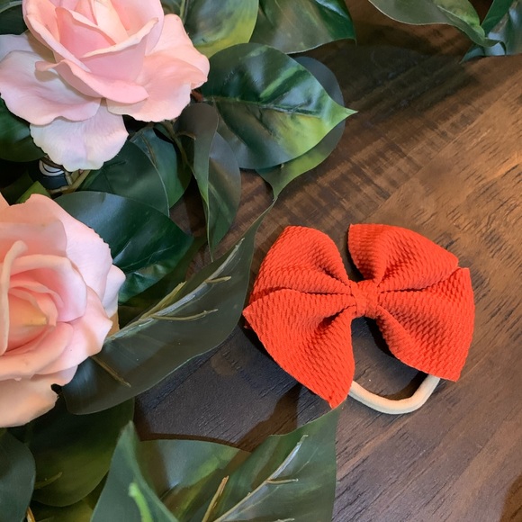 Nylon bow headband. - Picture 2 of 2